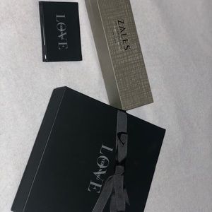 Vera Wang Pearls. AUTHENTIC